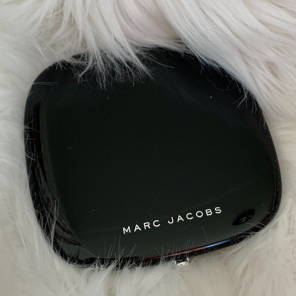 Marc Jacobs O!MEGA GLAZE- 80 WO!RTH THE WAIT - Picture 1 of 3